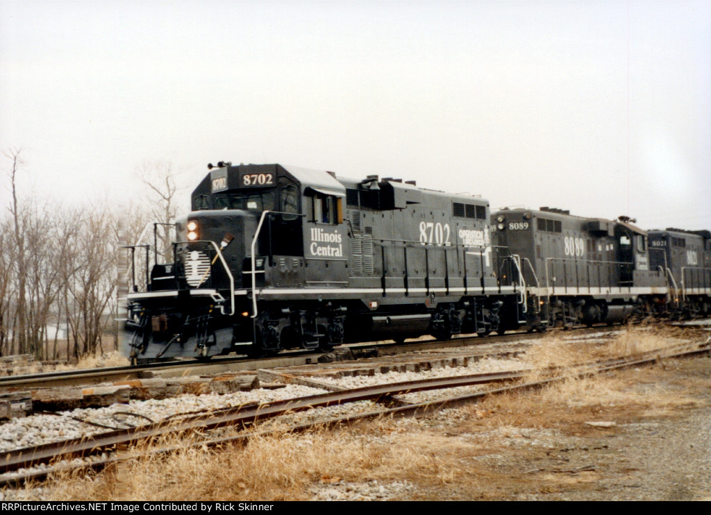 IC 8702